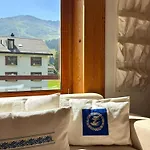 With Fireplace & Mountain Views * Parpan